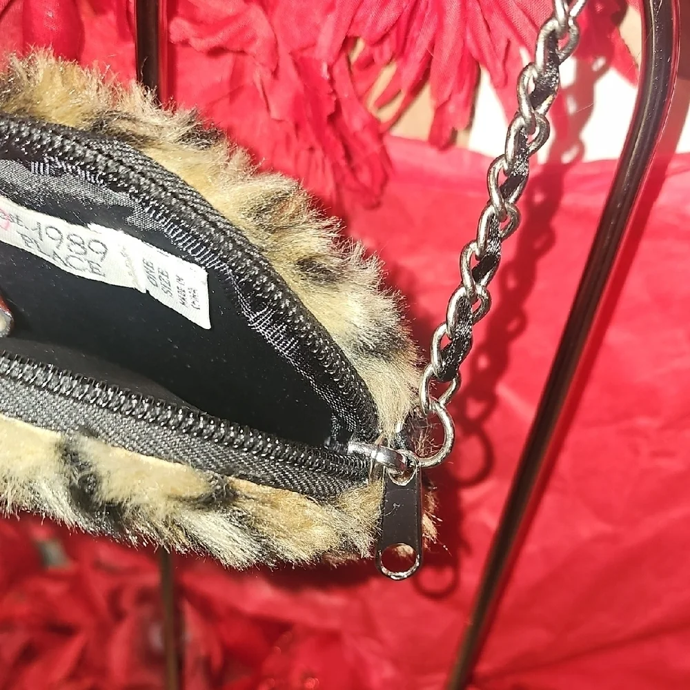 Childrens Place Girls Leopard Print Mini Crossbody Bag With Chain Strap Like New